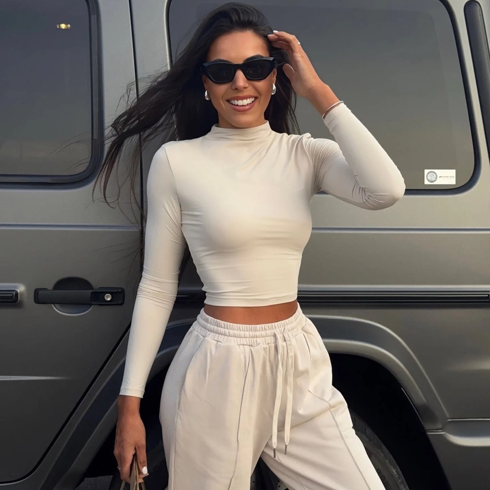 Lululemon White Opal Mock Neck All Aligned